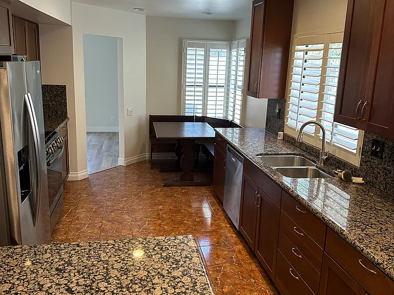 12451 Sunnyglen Dr — Photo 12