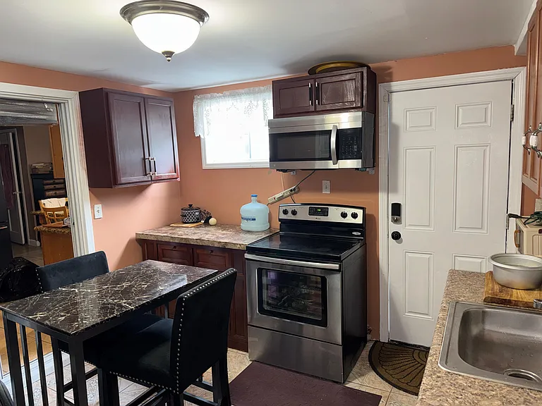 702 Wren Ct — Photo 9