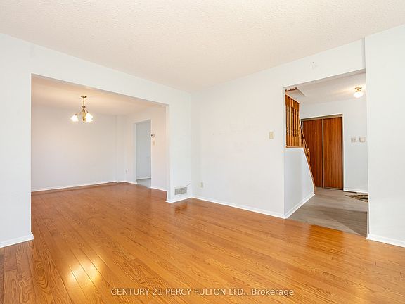4th image of 2 Pennybrook Ln