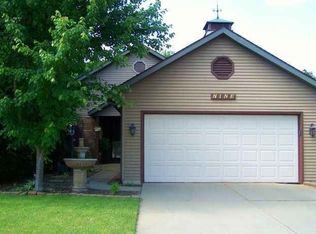 9 Cambridge Ct, Elkhart, IN 46514