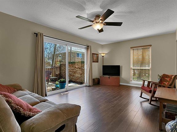 2nd image of 438 Colony Woods #438