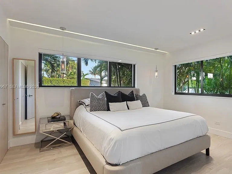 7972 Biscayne Point Cir — Photo 17