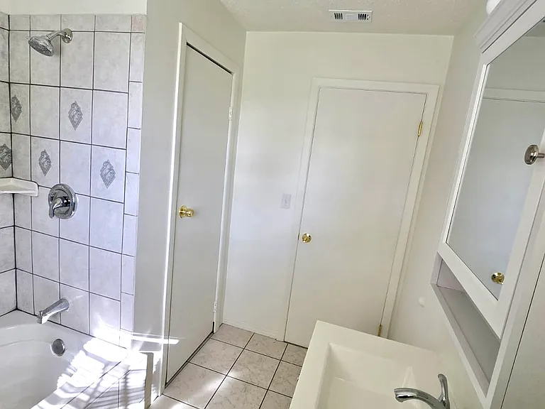 192 Ponce De Leon Dr — Photo 13