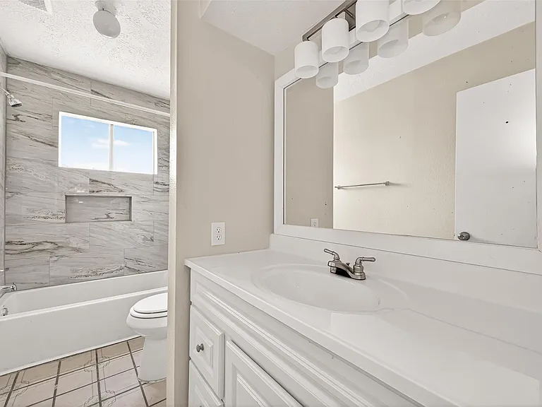 9903 Kent Towne Ln — Photo 24