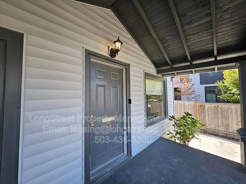 4 bed, 2.0 bath, 1700 sqft, $3,195 — Photo 3
