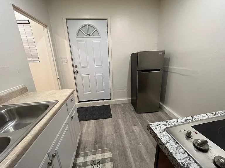 2645 Chadwell Ave #STUDIO — Photo 3