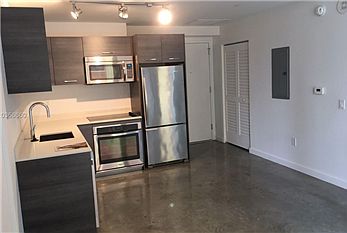 1st image of 151 SE 1st St APT 605