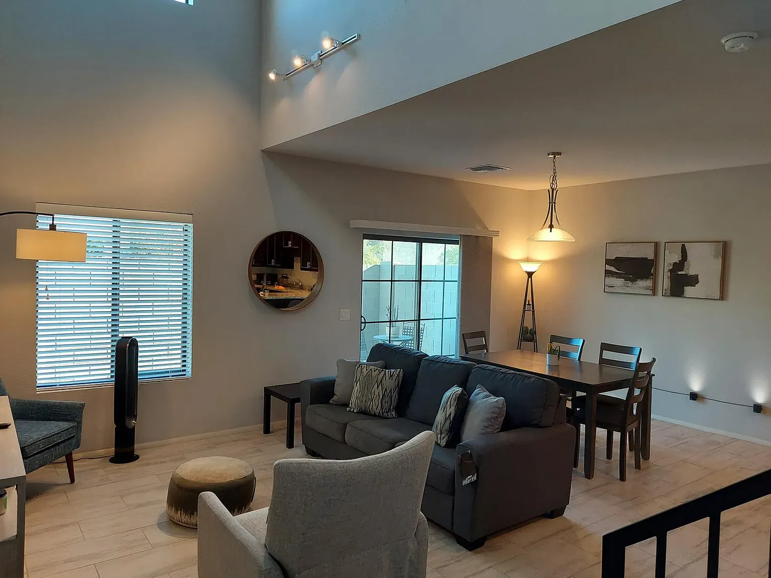 3 bed, 2.5 bath, 1600 sqft, $2,195 — Photo 2