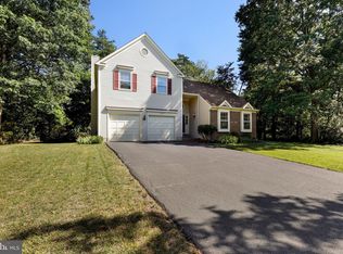 6453 Woodmere Pl, Centreville, VA 20120