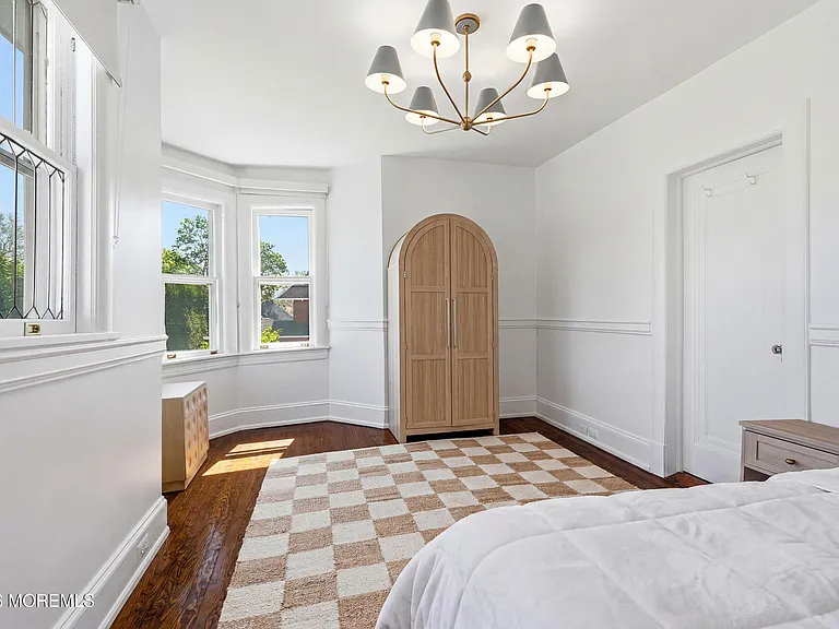211 Cedar Ave — Photo 24