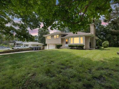 W224S1529 Sultan Dale STREET, Waukesha, WI, 53186