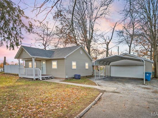 3975 Lake St, Granite City, IL 62040