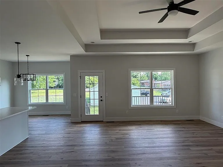 837 Temple Way — Photo 7