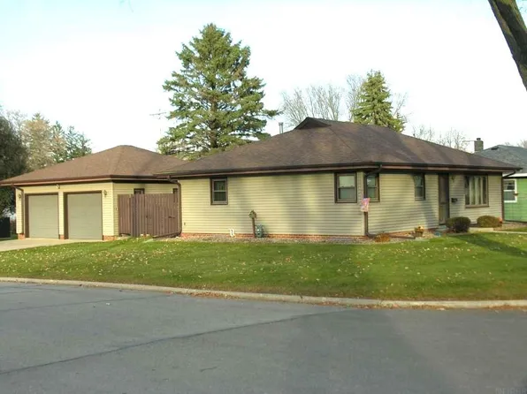 403 Pine St, Osage, IA 50461