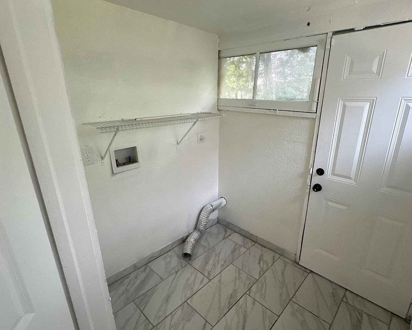 3 bed, 2.0 bath, 1600 sqft, $1,650 — Photo 4