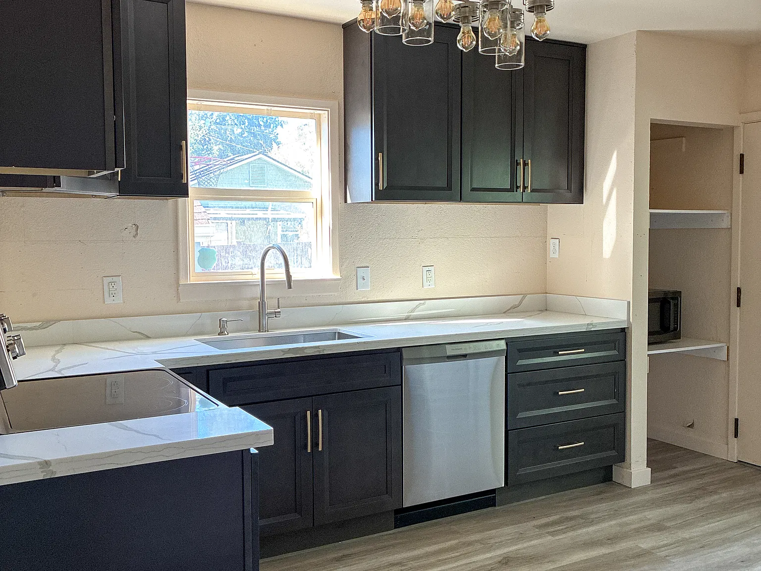 3 bed, 1450 sqft, $2,800 — Photo 4
