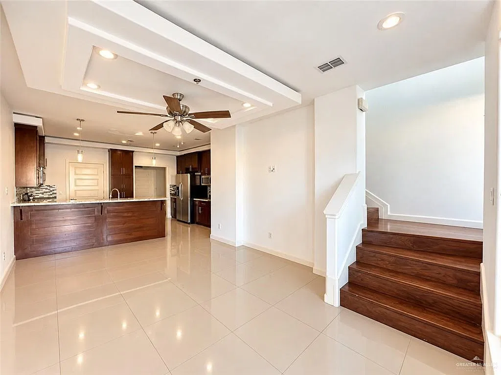 1413 E Keeton Ave — Photo 3
