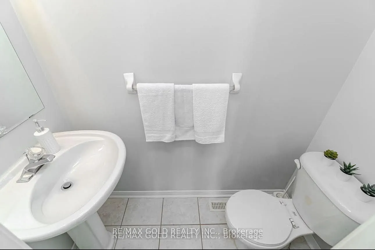 4 bed, $3,800 — Photo 3