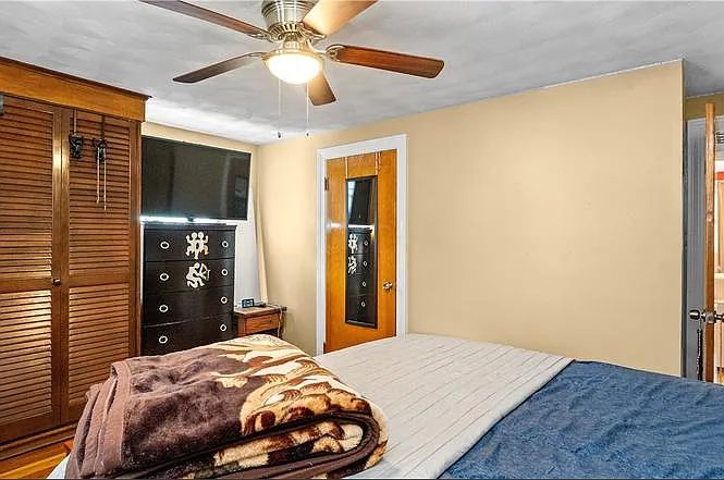 3 bed, 2426 sqft, $2,500 — Photo 4