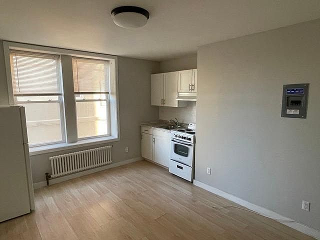 1st image of 220 W Broadway #14