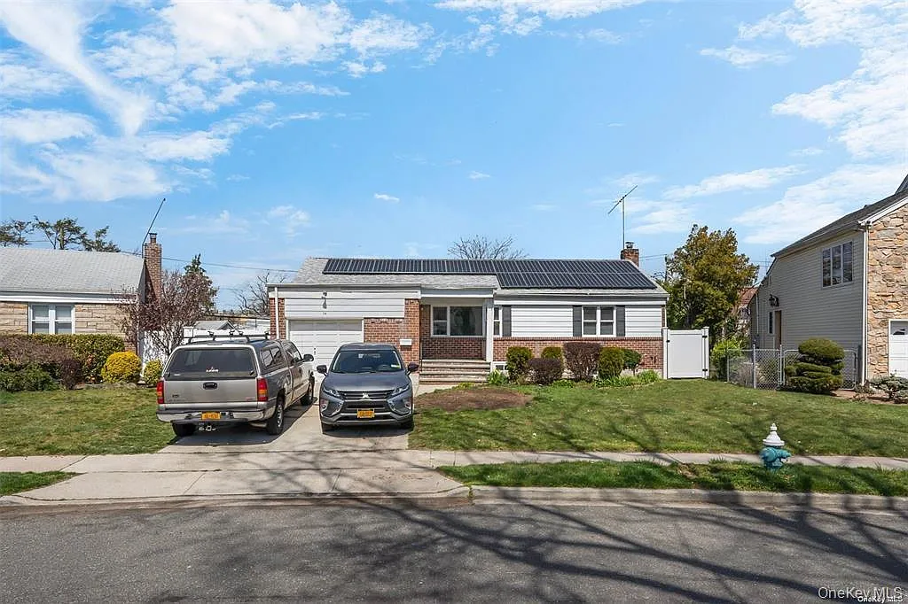 3 bed, 1.0 bath, 1422 sqft, $3,500 — Photo 1