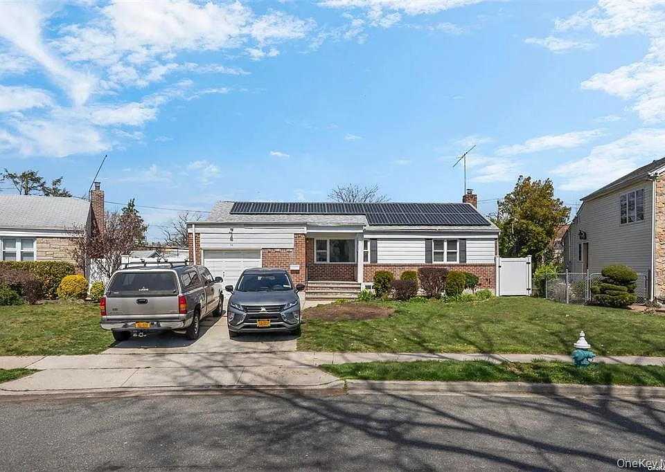 74 Caroline Ave