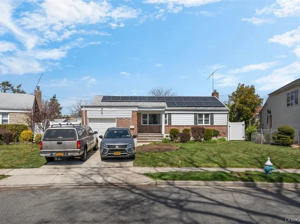 74 Caroline Ave, Elmont, NY 11003