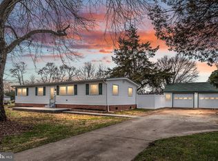 12026 N Dickinson Dr, Fredericksburg, VA 22407
