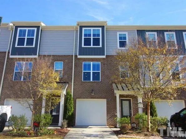 3907 Brokenshire St, Cary, NC 27519