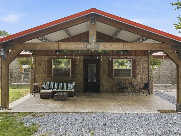 3rd image of 3307 Lindale Rd
