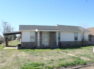 313 W Jeffie St, Floydada, TX 79235