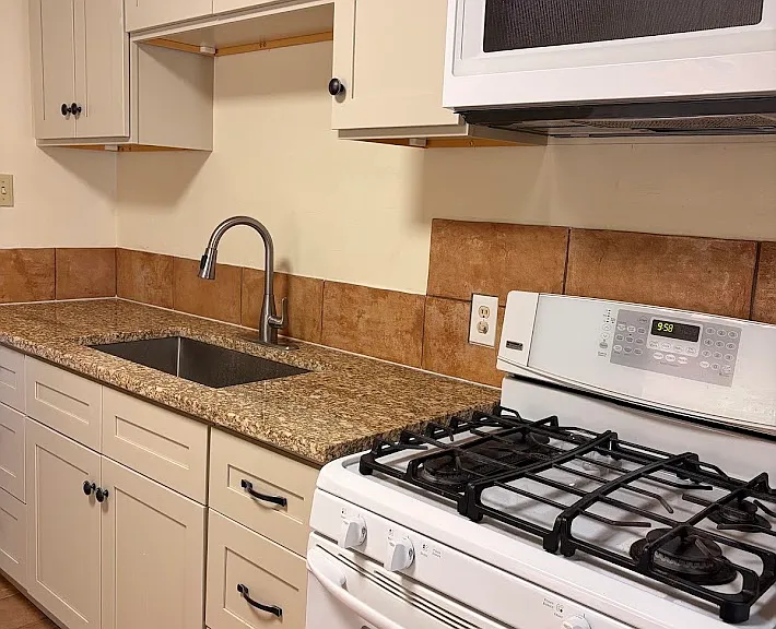 1248 Princeton Dr NE — Photo 8