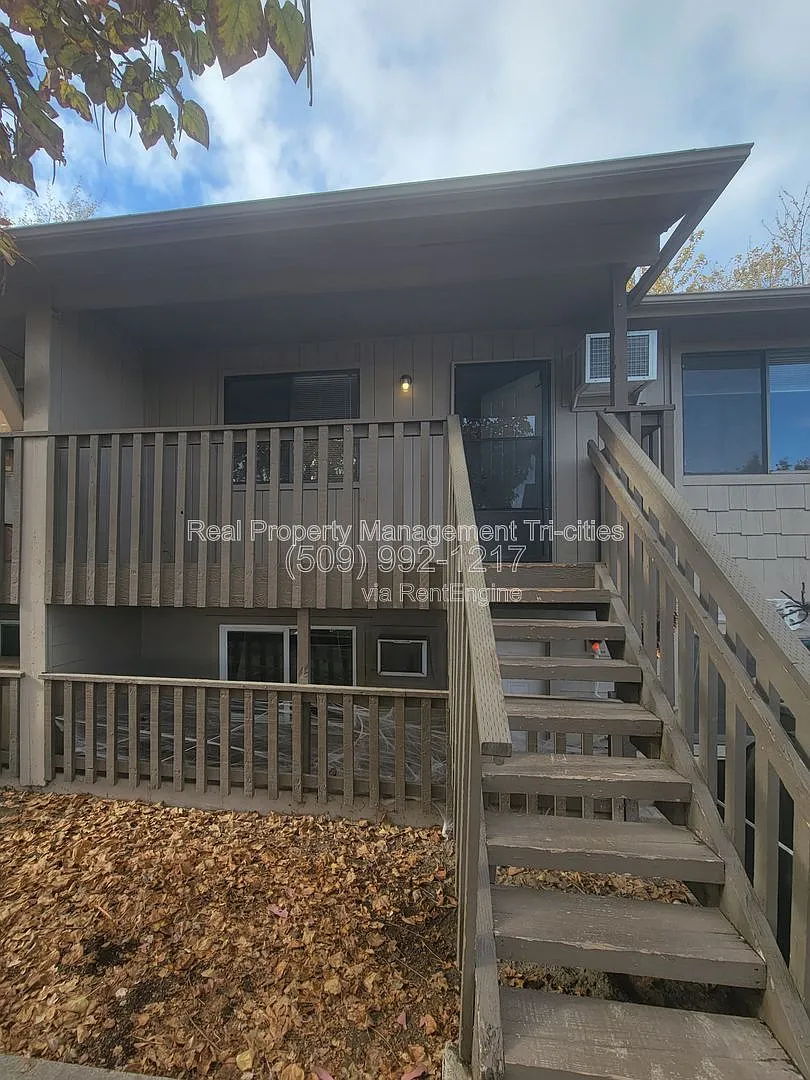 2 bed, 1.0 bath, 870 sqft, $1,195 — Photo 1