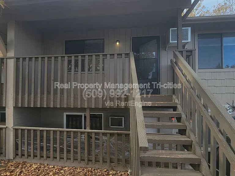 1102 S Olympia Pl #D — Photo 1