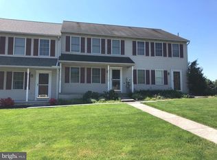 834 Knoll Dr, Mount Joy, PA 17552