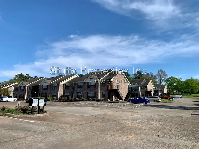 Creekside Apartments — Photo 41