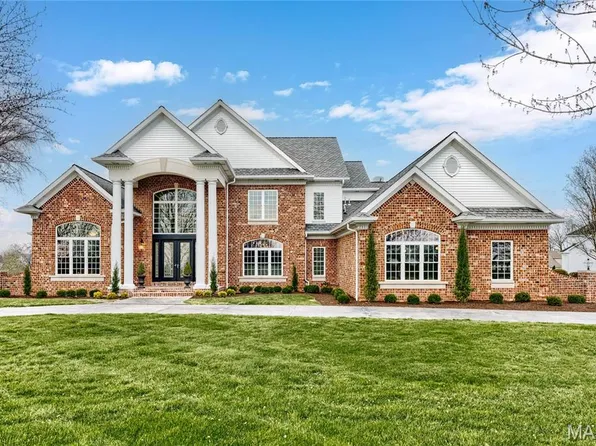 248 Camelot Dr, Weldon Spring, MO 63304
