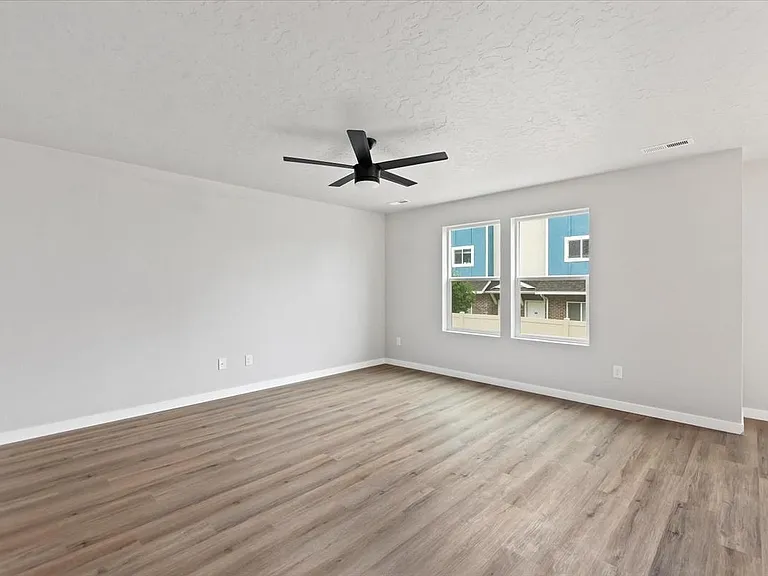 2741 E Jasmine St — Photo 28