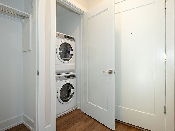 3rd image of 4534-36 Spruce St #C-4
