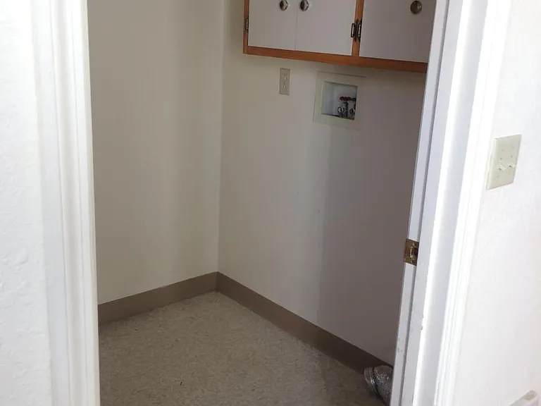 5536 Glenridge Way — Photo 10