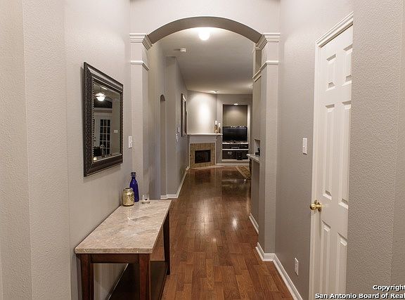 2nd image of 6122 Oakwood Trl