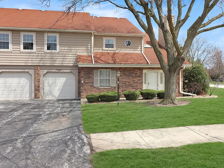 9236 Whitehall Ln — Photo 2