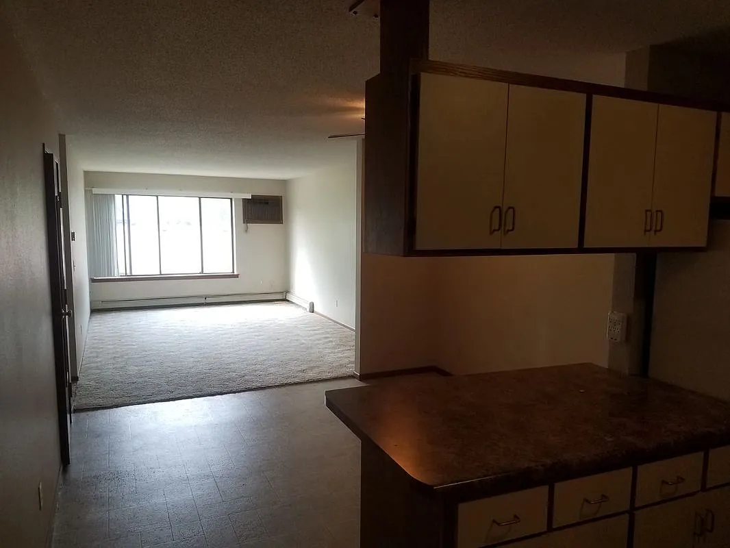 4 bed, $1,450 — Photo 3
