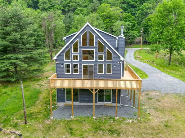 105 Rocky Rift Farm Rd, Lackawaxen, PA 18435