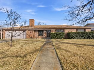 306 Texoma Dr, Whitesboro, TX 76273