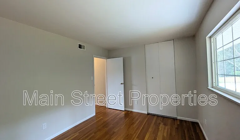 2117 Pullman Cir — Photo 13