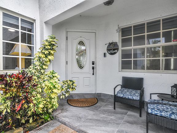 2nd image of 651 SW 176TH Avenue