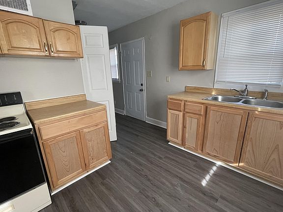 4th image of 7427 Arleta Blvd