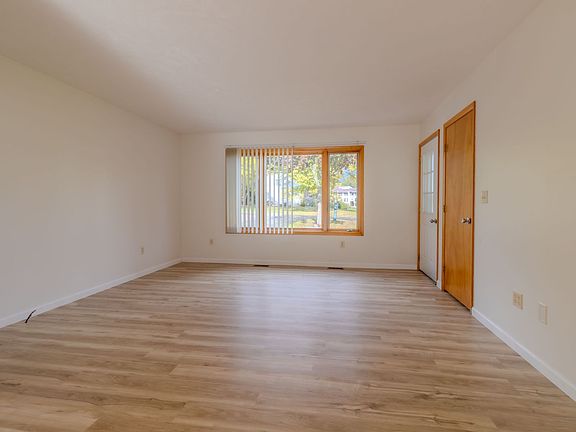 2nd image of 4227 Summerhill Rd