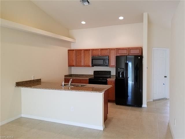 1st image of 1622/1624 SW 33rd Ter